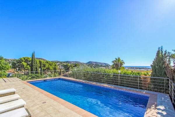 Chalet independiente en venta en Benimeit-Tabaira, Moraira
photo 1