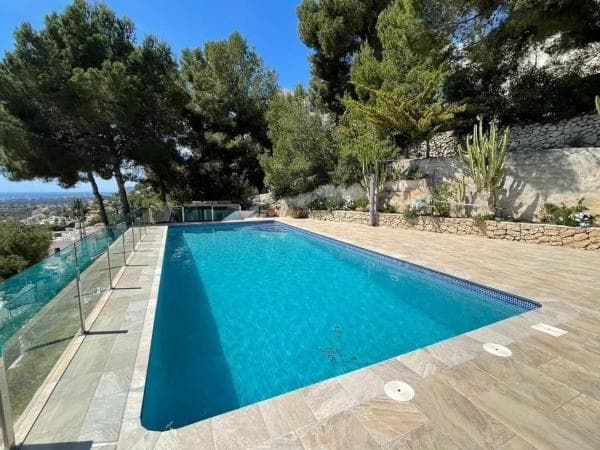 Chalet independiente en venta en Pinar de Advocat-Cometa, Moraira
thumbnail 1