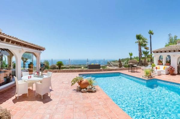 Chalet independiente en venta en Benimeit-Tabaira, Moraira
photo 1