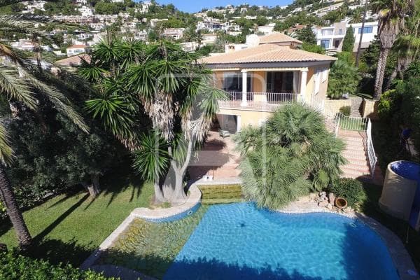 Chalet independiente en venta en Pinar de Advocat-Cometa, Moraira
photo 1