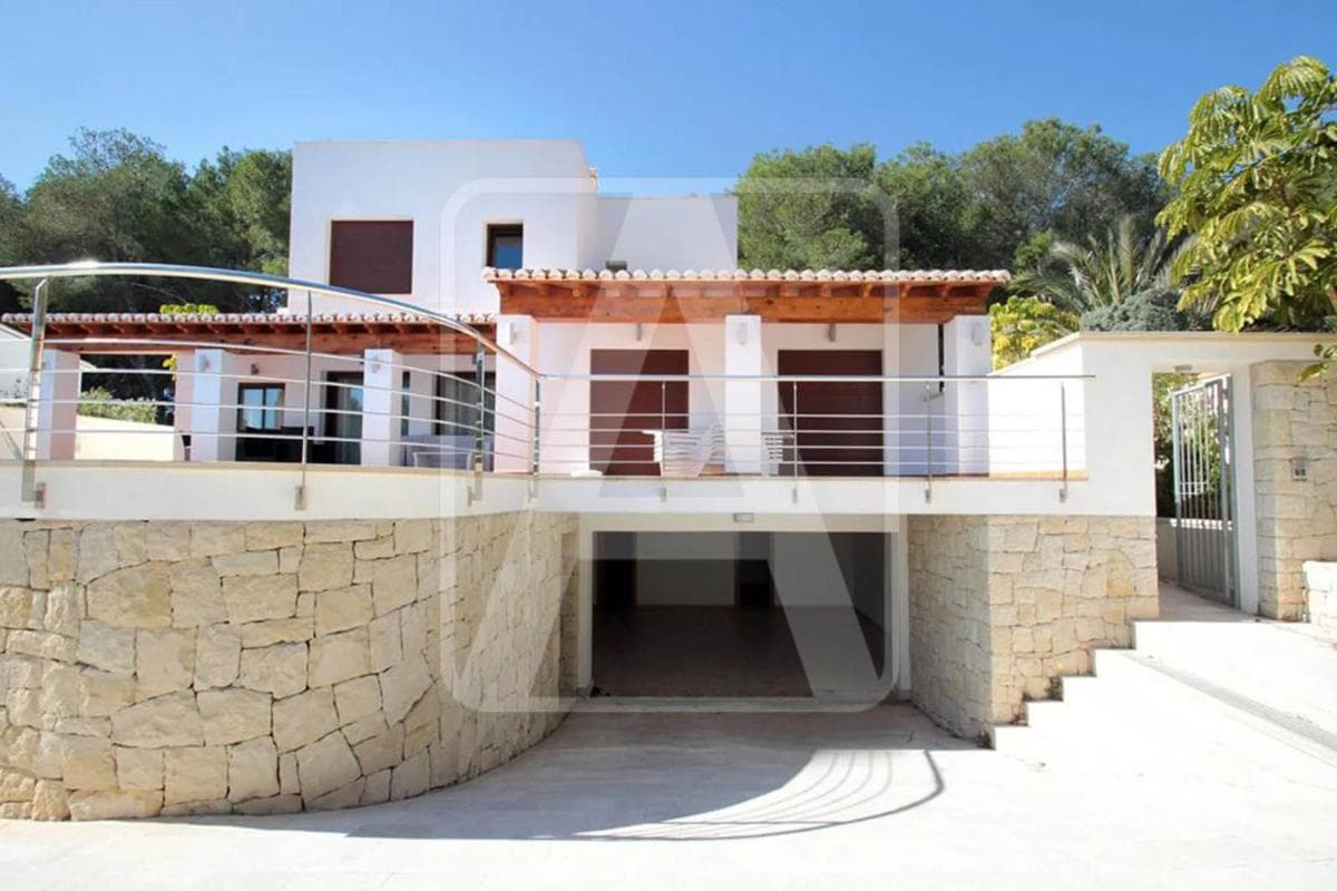 Sale of independent chalet in Pinar de Advocat-Cometa, Moraira
photo 3