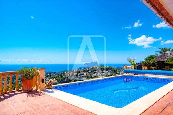 Chalet independiente en venta en Benimeit-Tabaira, Moraira
thumbnail 1