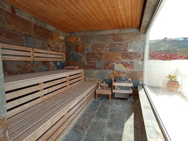 Independent chalet for sale in Calle Albi, Moraira
thumbnail 1