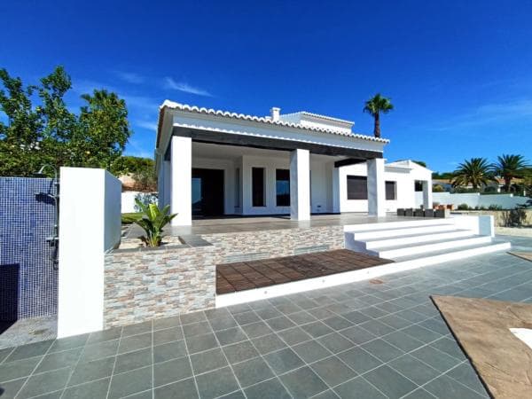 Chalet independiente en venta en Calle Beniarjó, Moraira
photo 1