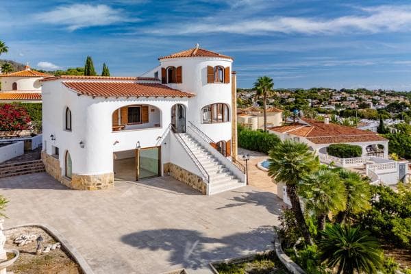 Chalet independiente en venta en UR COMETA III, Calpe
photo 1