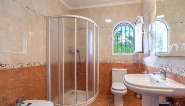 Chalet independiente en venta en Canuta, Calpe
thumbnail 1