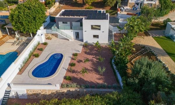 Chalet independiente en venta en Partida Los Pinos, Calpe
thumbnail 1