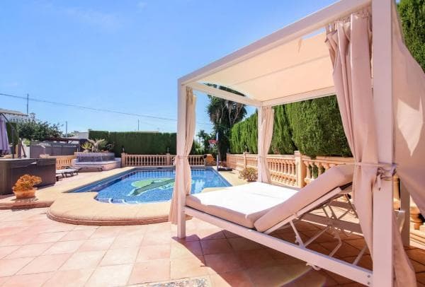 Chalet independiente en venta en Cometa-Carrió, Calpe
photo 1