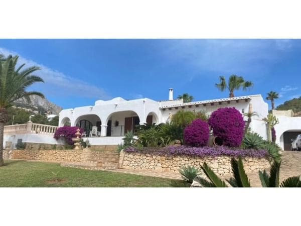 Chalet independiente en venta en Canuta, Calpe
photo 1