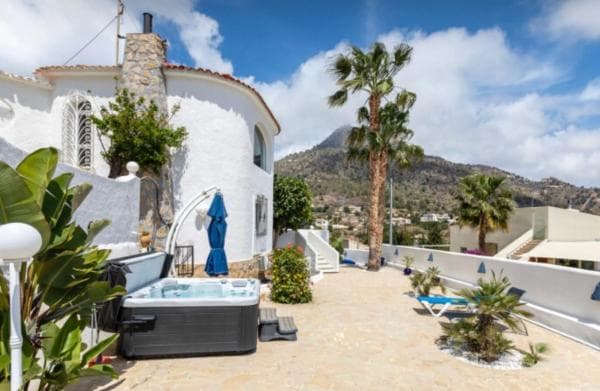 Chalet independiente en venta en maryvilla, Calpe
thumbnail 2