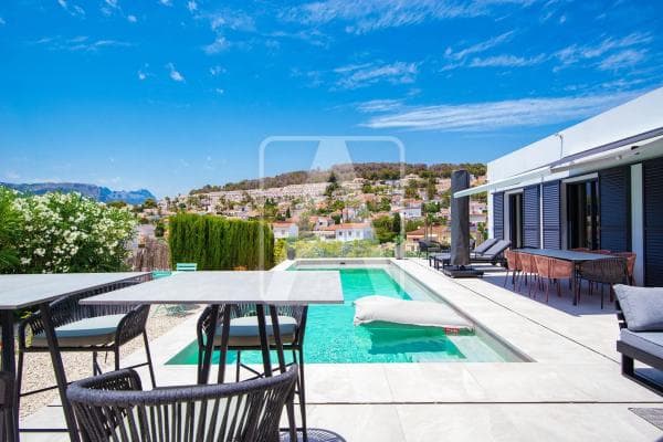 Chalet independiente en venta en Cometa-Carrió, Calpe
thumbnail 1