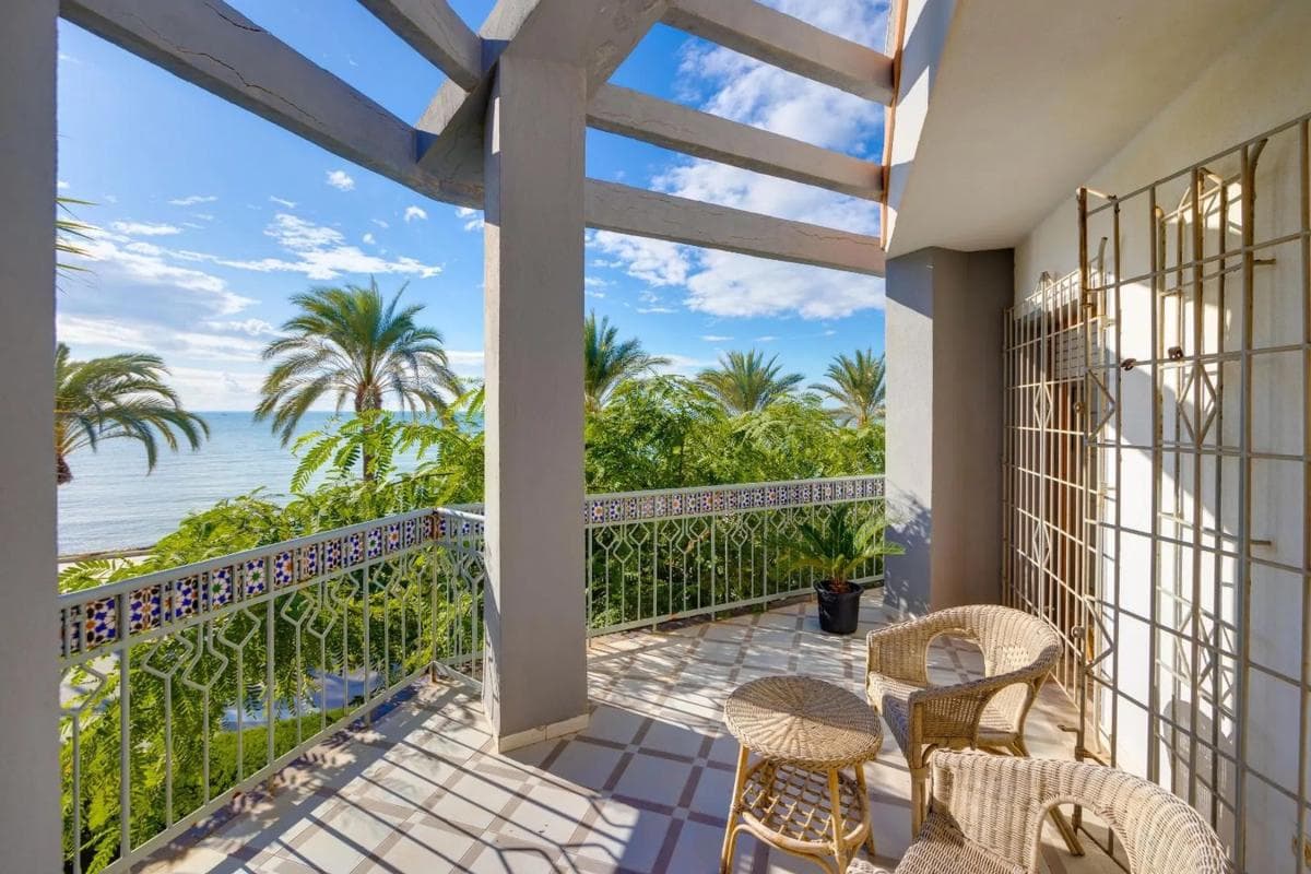 Venta de chalet independiente en Avenida Santiago Bernabéu, Santa Pola
photo 2