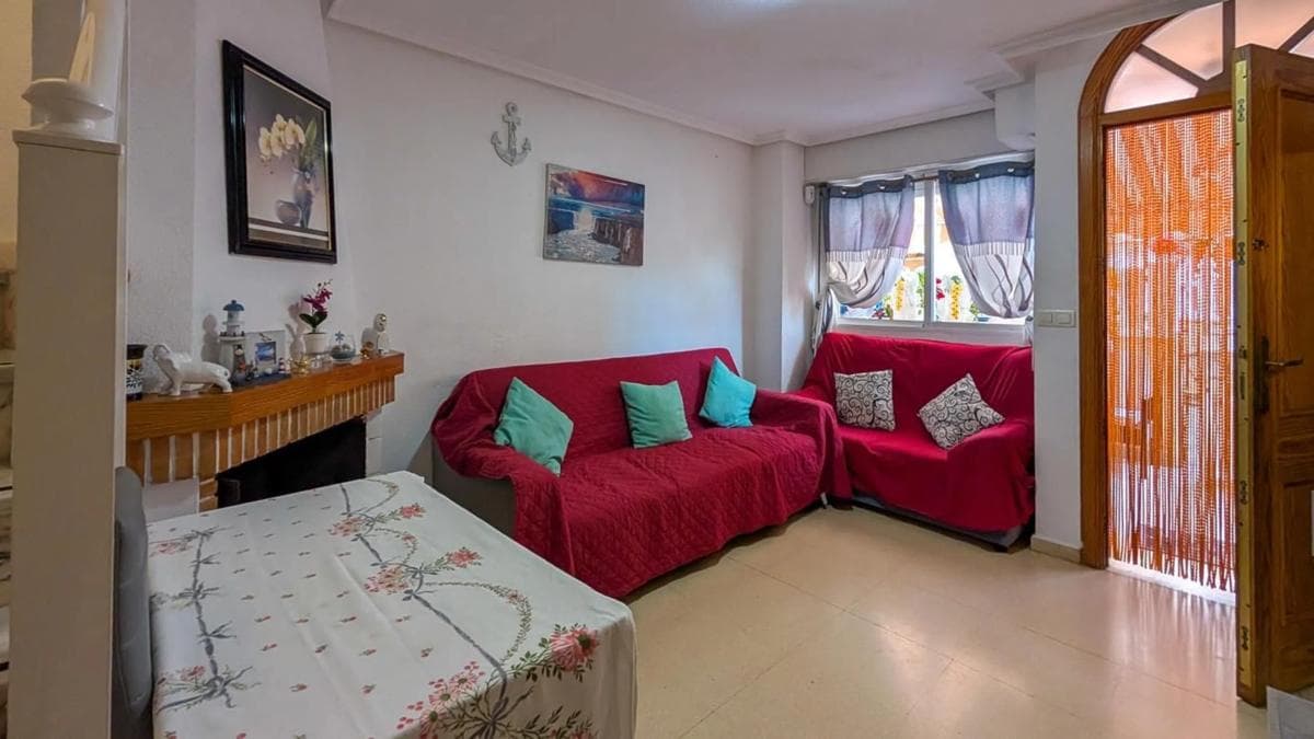 Venta de chalet independiente en Calle Elda, Santa Pola
photo 3