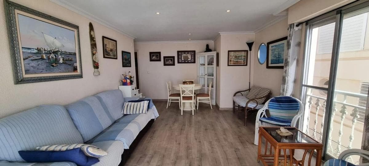 Venta de piso en Calle Campoamor, Santa Pola
photo 3