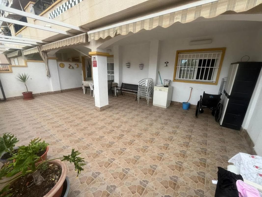 Venta de chalet adosado en Avenida Salamanca s/n , Santa Pola photo 3
