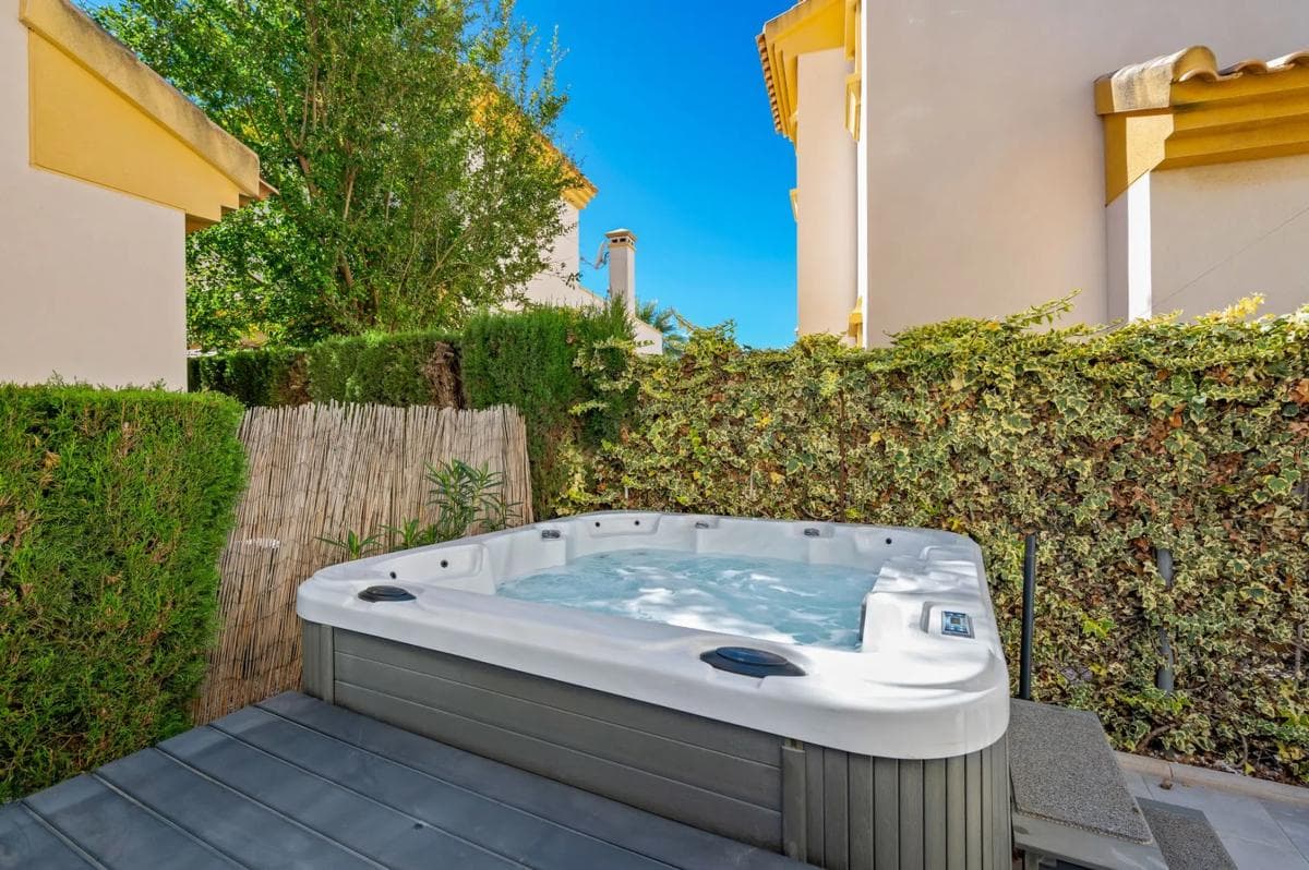 Sale of independent chalet in Calle La Rambla, Guardamar del Segura
photo 5