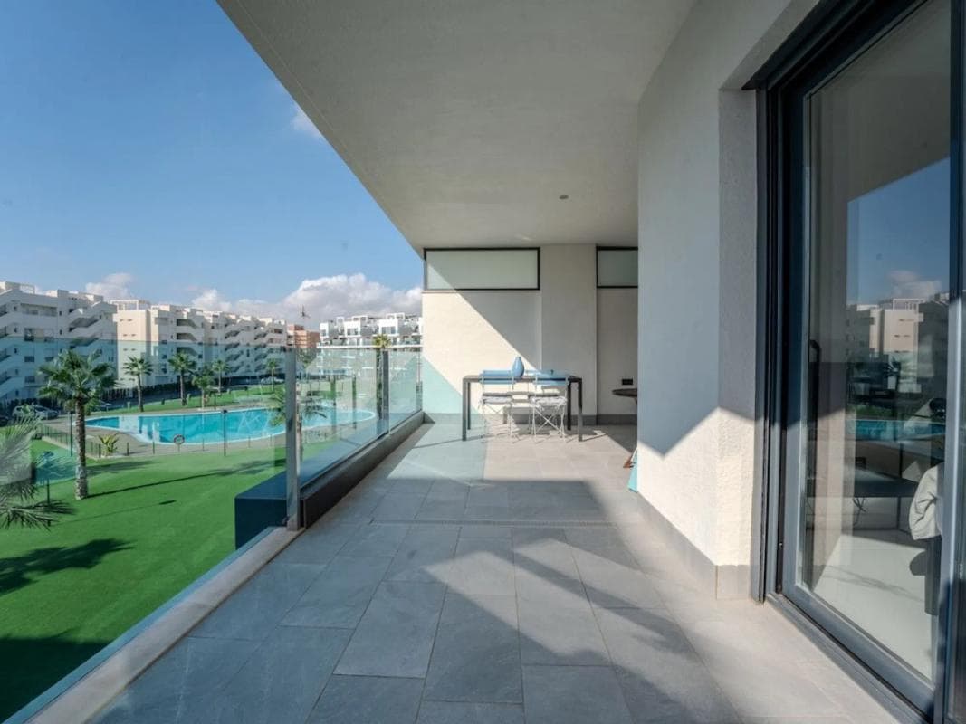 Venta de piso en Urbanizaciones, Guardamar del Segura
photo 2