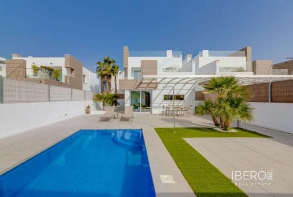 Chalet independiente en venta en Calle La Rambla, Guardamar del Segura
thumbnail 1