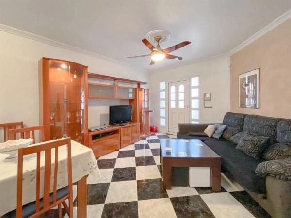 Chalet independiente en venta en Calle Murillo, Rojales
photo 1