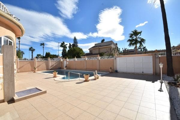 Chalet independiente en venta en Ciudad Quesada, Rojales
thumbnail 1