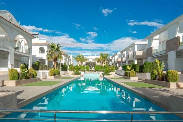 Chalet independiente en venta en Ciudad Quesada, Rojales
thumbnail 1