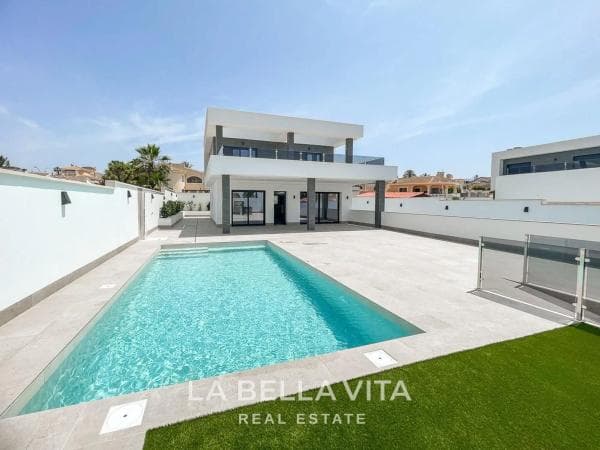 Chalet independiente en venta en Calle Velázquez, 50, Rojales photo 1