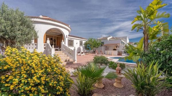Chalet independiente en venta en Ciudad Quesada, Rojales
photo 1