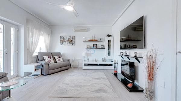 Chalet independiente en venta en Ciudad Quesada, Rojales
thumbnail 1