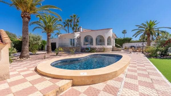 Chalet independiente en venta en Ciudad Quesada, Rojales
photo 1