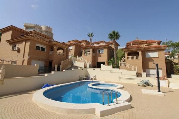 Chalet independiente en venta en Ciudad Quesada, Rojales
photo 1