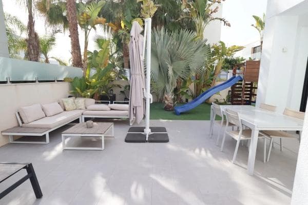 Chalet independiente en venta en Avenida del Salvador, Rojales
thumbnail 2