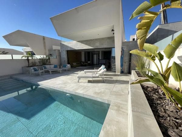 Chalet pareado photo 1