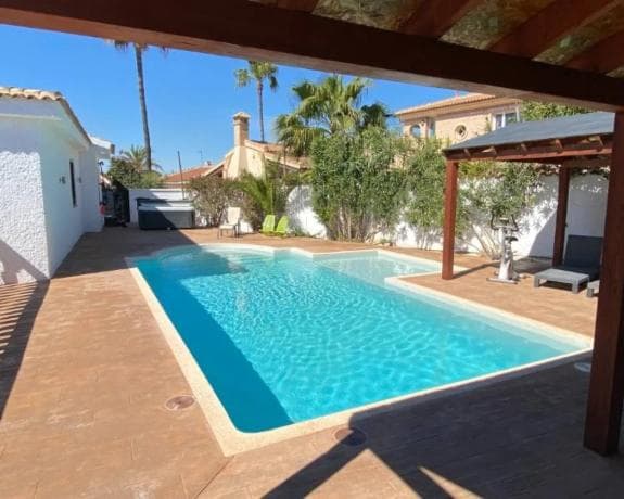 Chalet independiente en venta en Ciudad Quesada, Rojales
thumbnail 1