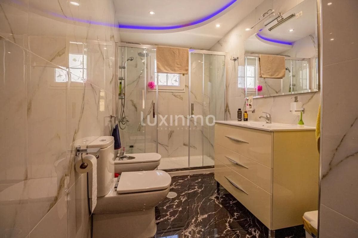 Properties for sale and rent in Spain photo 4