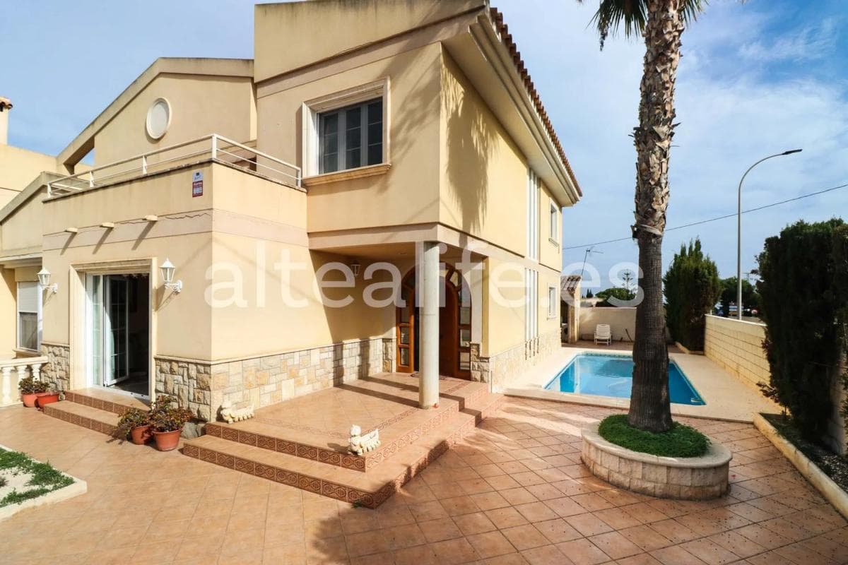 Недвижимость на продажу и в аренду в Испании photo 3