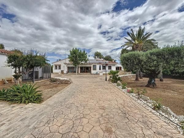 Частный шале на продаже в Colonia Escandinavia-Cautivador, Алфаз дель Пи photo 1
