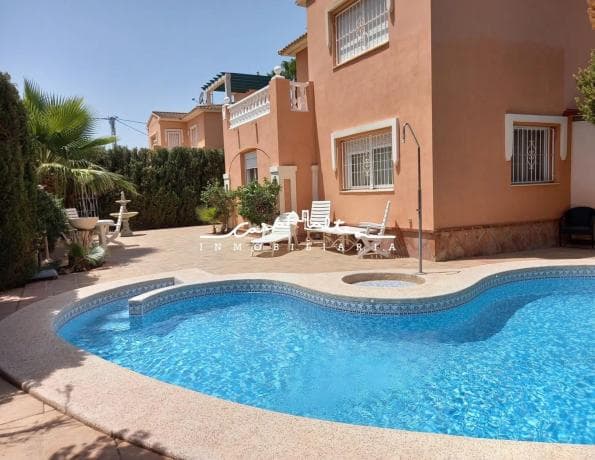 Chalet pareado photo 1