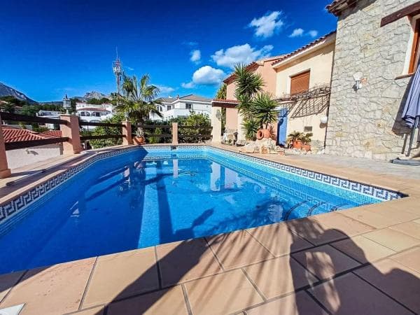 Chalet independiente en venta en Colonia Escandinavia-Cautivador, Alfaz del Pi
thumbnail 1
