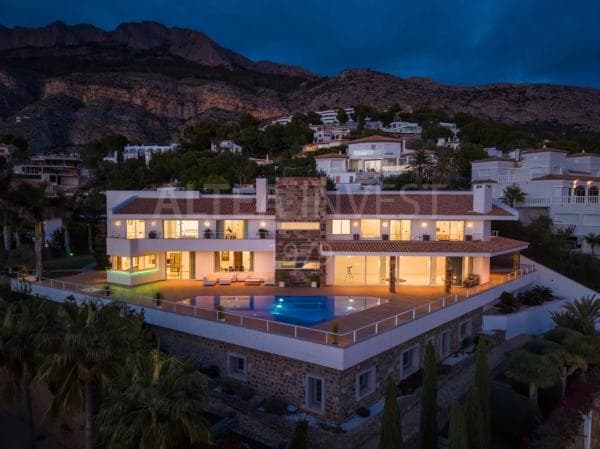Chalet independiente en venta en Avenida Principal, 60, Altea
photo 1