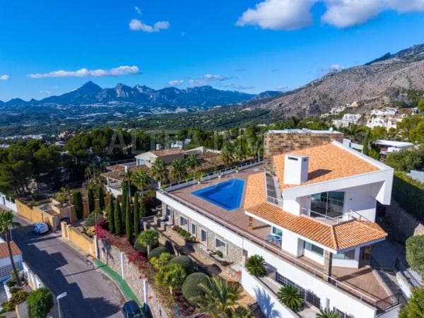 Chalet independiente en venta en Avenida Principal, 60, Altea
thumbnail 2