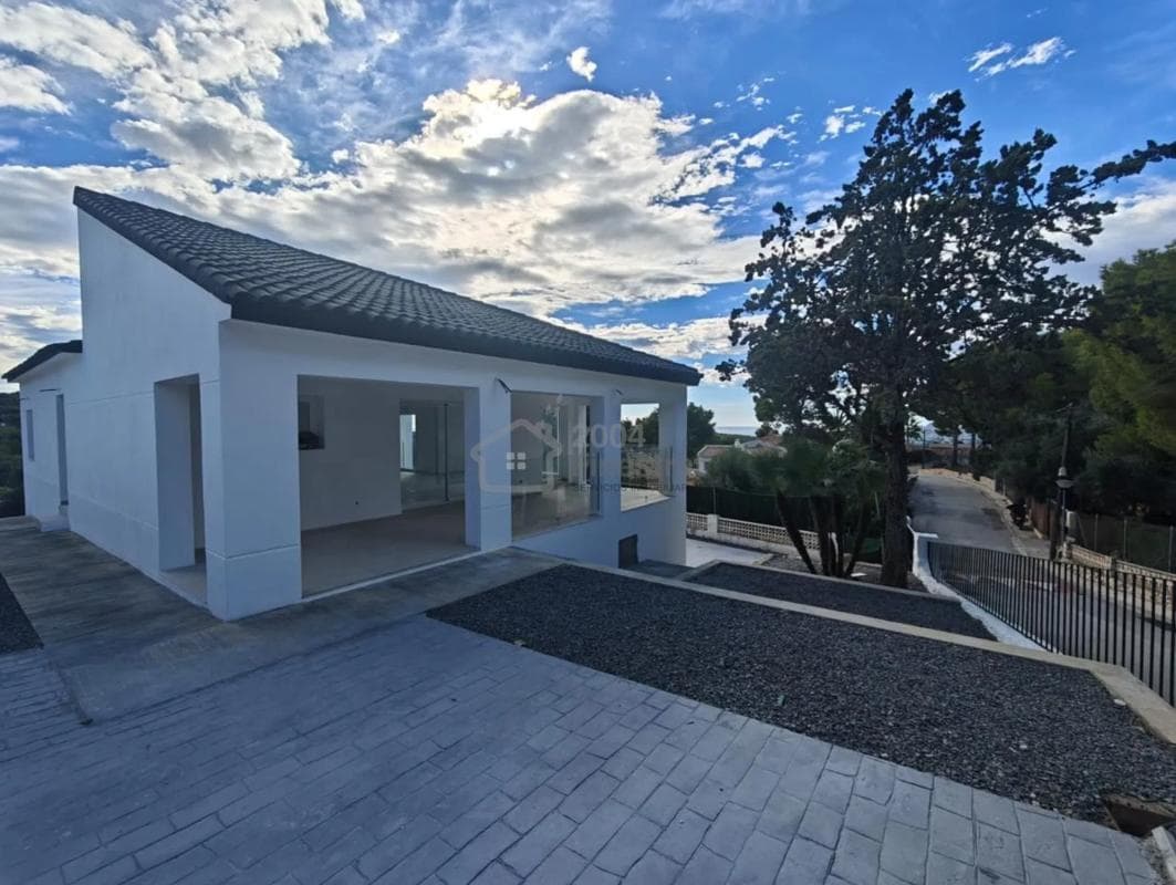 Sprzedaż niezależnego domku jednorodzinnego w Calle l'Aitana, Altea photo 3