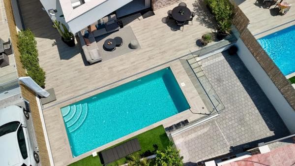 Chalet independiente en venta en CL XERACO DE, Finestrat
thumbnail 1