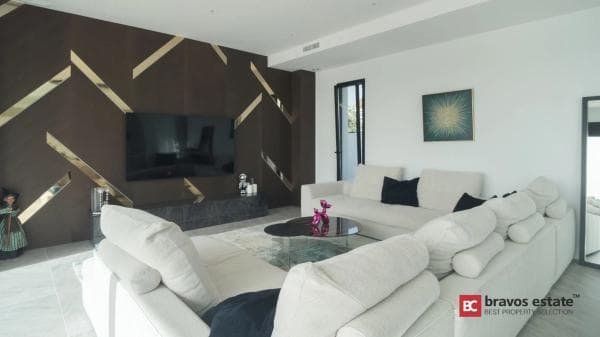 Chalet independiente en venta en Calle de Brasil, Finestrat
thumbnail 1