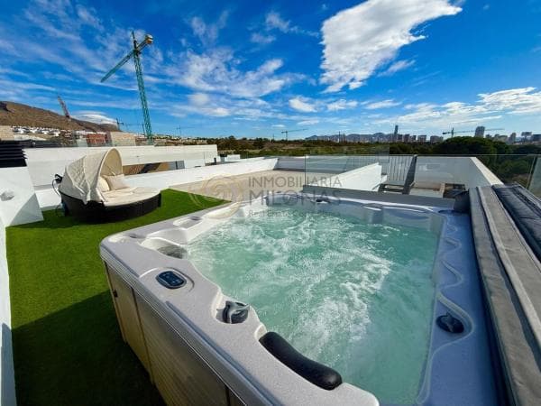 Chalet independiente en venta en Balcón de Finestrat-Terra Marina, Finestrat
thumbnail 1