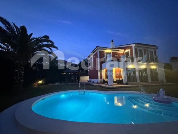 Chalet independiente en venta en Calle Londres, Finestrat
photo 1