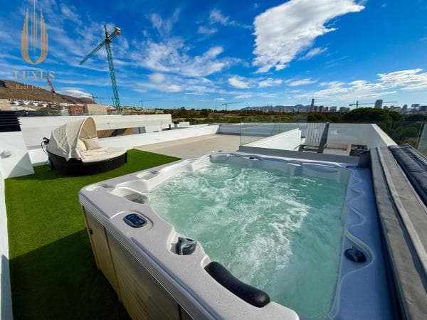 Chalet independiente en venta en Balcón de Finestrat-Terra Marina, Finestrat
thumbnail 1