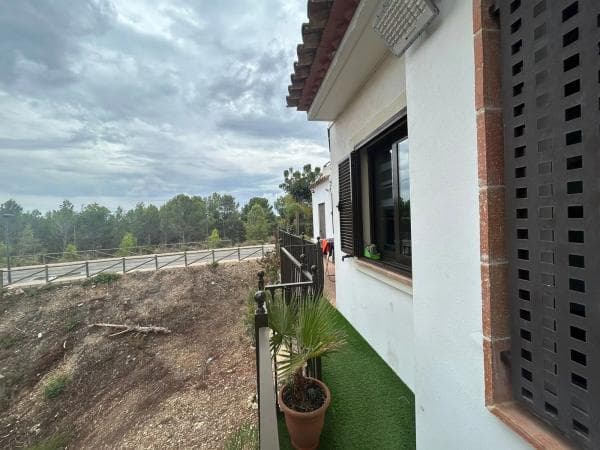 Chalet pareado en calle Lisboa thumbnail 2