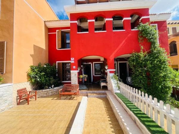 Chalet pareado en avenida Sevilla photo 1