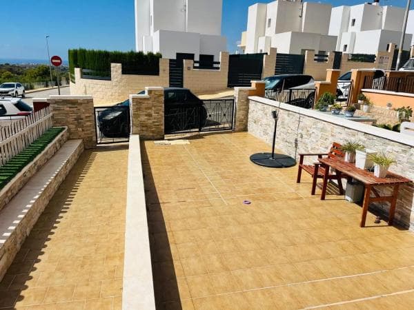 Chalet pareado en avenida Sevilla thumbnail 1