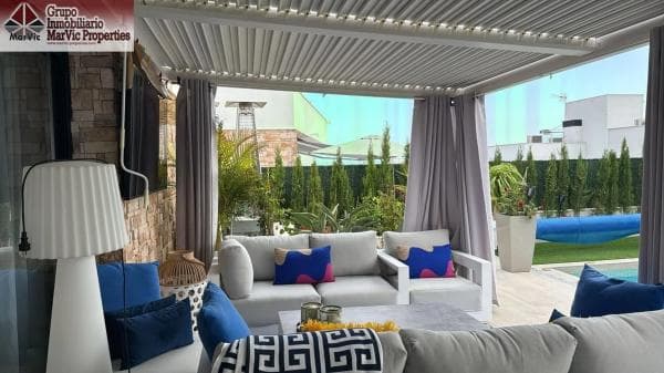 Chalet pareado photo 1